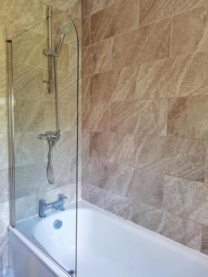 Perry Road, Beautiful Large House Available For Guests And Contractors Parking Wifi Villa Nottingham Exterior photo